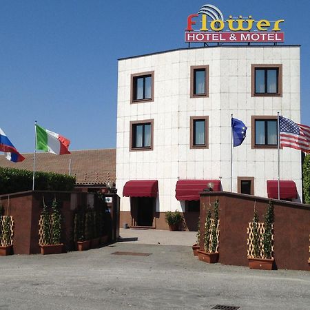 Hotel Motel Flower Novi Ligure Zewnętrze zdjęcie